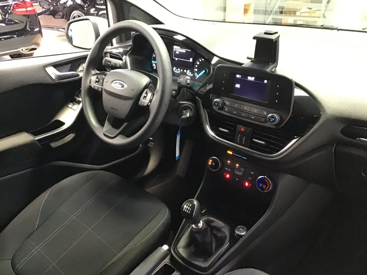 1.0 EcoBoost Titanium I New Apk + Kln Brt I Airco I Cruise I Stoelverw I 100PK I Park.sens I BT I Compl. Onderhouden .