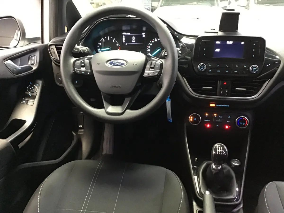1.0 EcoBoost Titanium I New Apk + Kln Brt I Airco I Cruise I Stoelverw I 100PK I Park.sens I BT I Compl. Onderhouden .