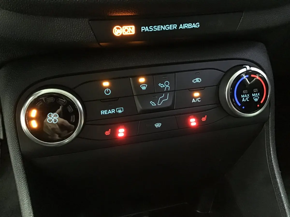1.0 EcoBoost Titanium I New Apk + Kln Brt I Airco I Cruise I Stoelverw I 100PK I Park.sens I BT I Compl. Onderhouden .