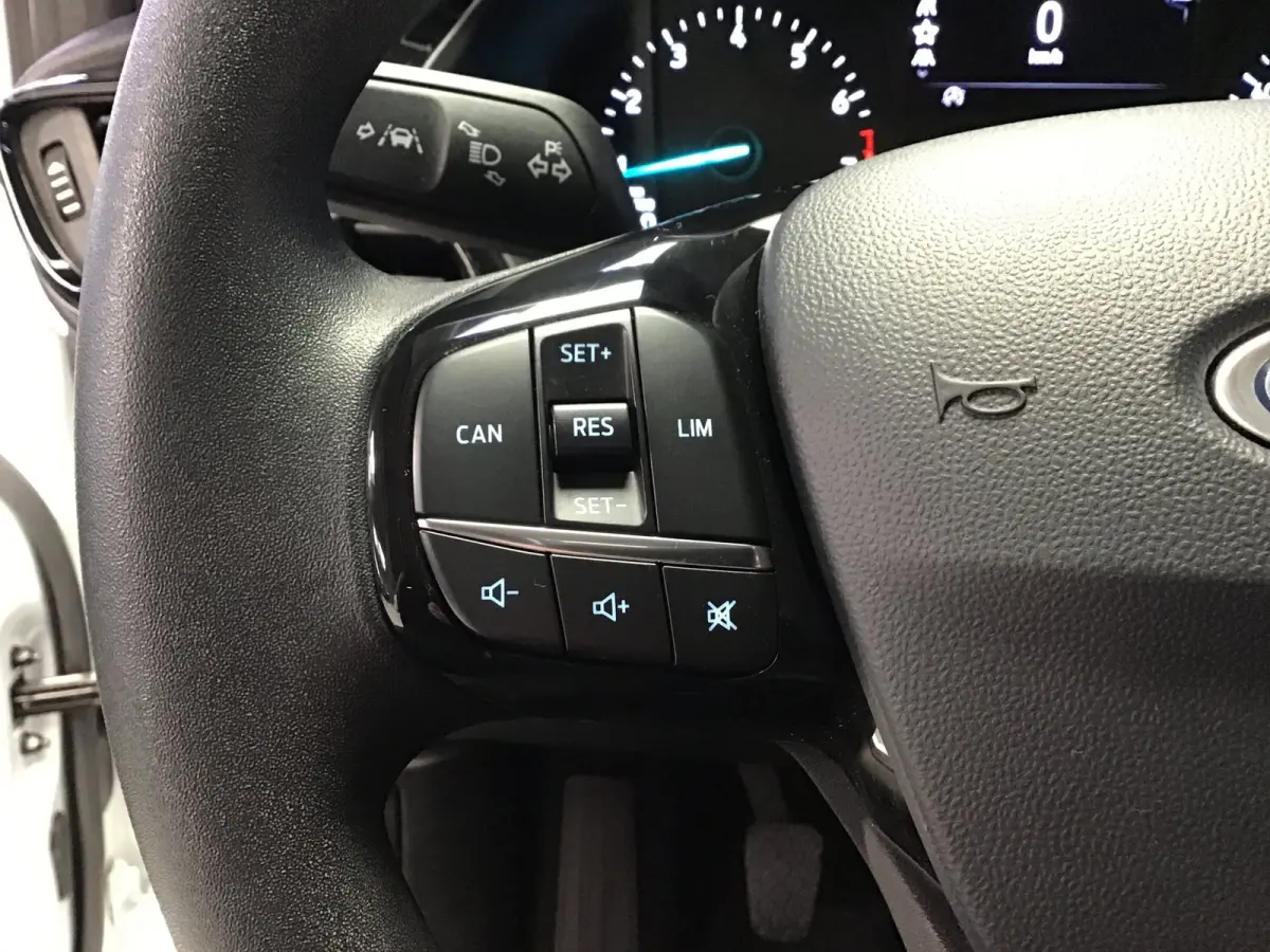 1.0 EcoBoost Titanium I New Apk + Kln Brt I Airco I Cruise I Stoelverw I 100PK I Park.sens I BT I Compl. Onderhouden .