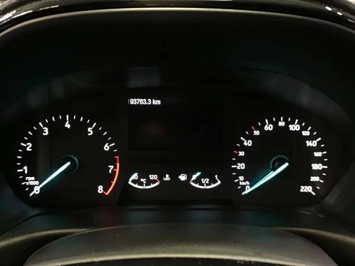 1.0 EcoBoost Titanium I New Apk + Kln Brt I Airco I Cruise I Stoelverw I 100PK I Park.sens I BT I Compl. Onderhouden .