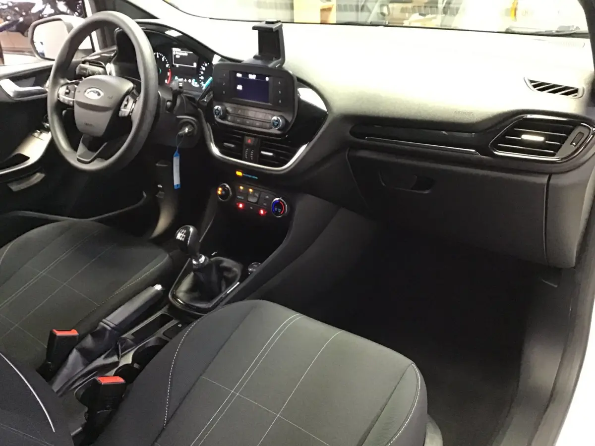 1.0 EcoBoost Titanium I New Apk + Kln Brt I Airco I Cruise I Stoelverw I 100PK I Park.sens I BT I Compl. Onderhouden .