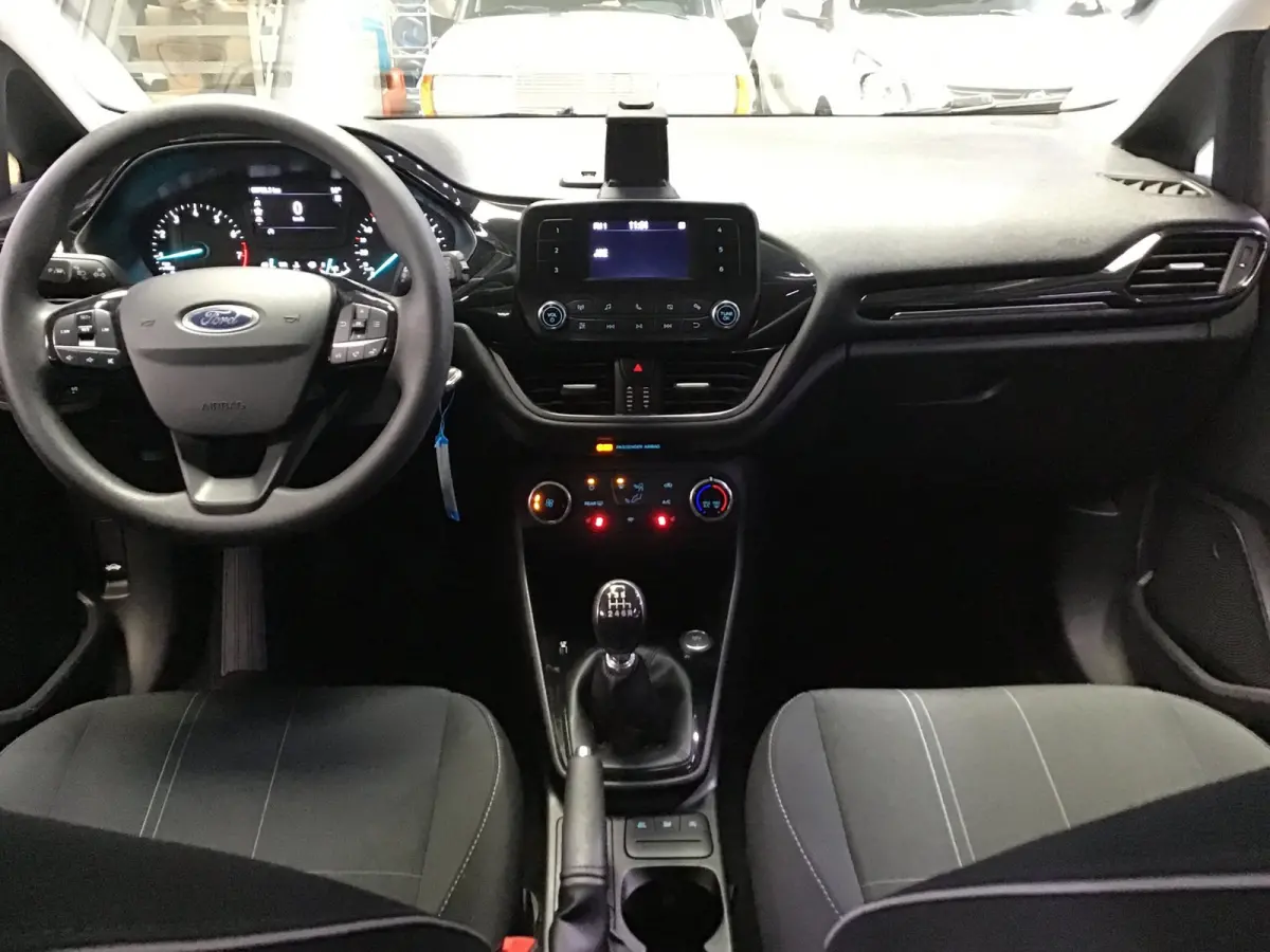 1.0 EcoBoost Titanium I New Apk + Kln Brt I Airco I Cruise I Stoelverw I 100PK I Park.sens I BT I Compl. Onderhouden .