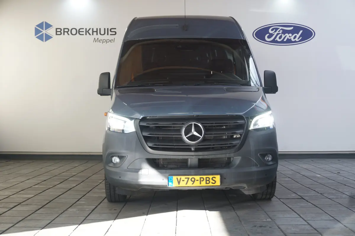 315 1.9 CDI L2H2 FWD | Achteruitrijcamera | Houten vloer in laadruimte | Navigatiesysteem full map