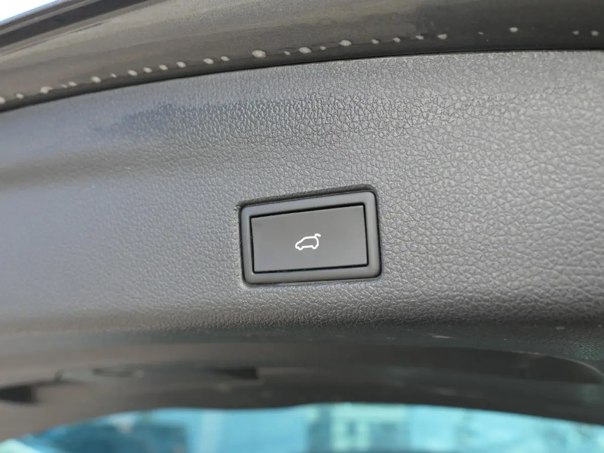 FR-Line | 7-persoons | Panoramadak | Trekhaak | Memory | Keyless | ACC | Elektrische schuifdeuren + achterklep | Stoelverwarming | Achteruitrijcamera