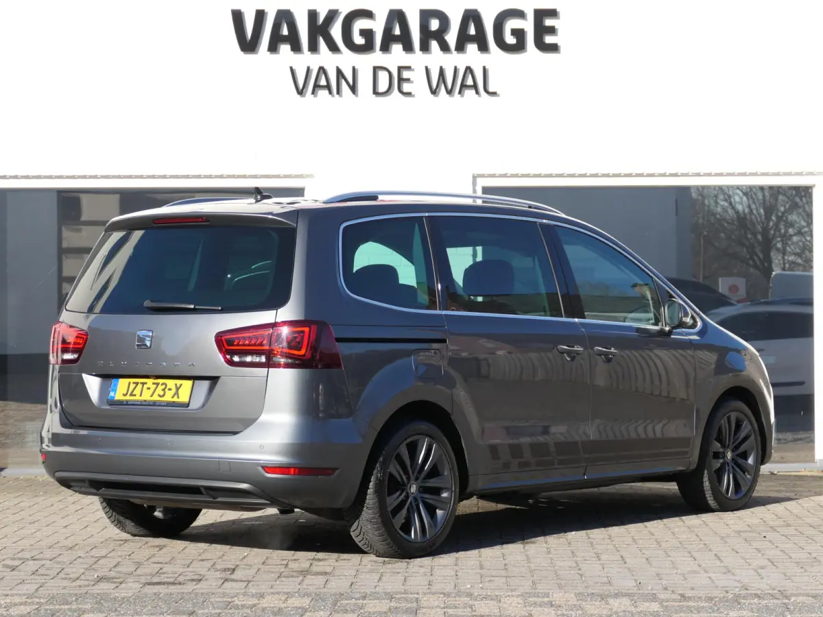 FR-Line | 7-persoons | Panoramadak | Trekhaak | Memory | Keyless | ACC | Elektrische schuifdeuren + achterklep | Stoelverwarming | Achteruitrijcamera