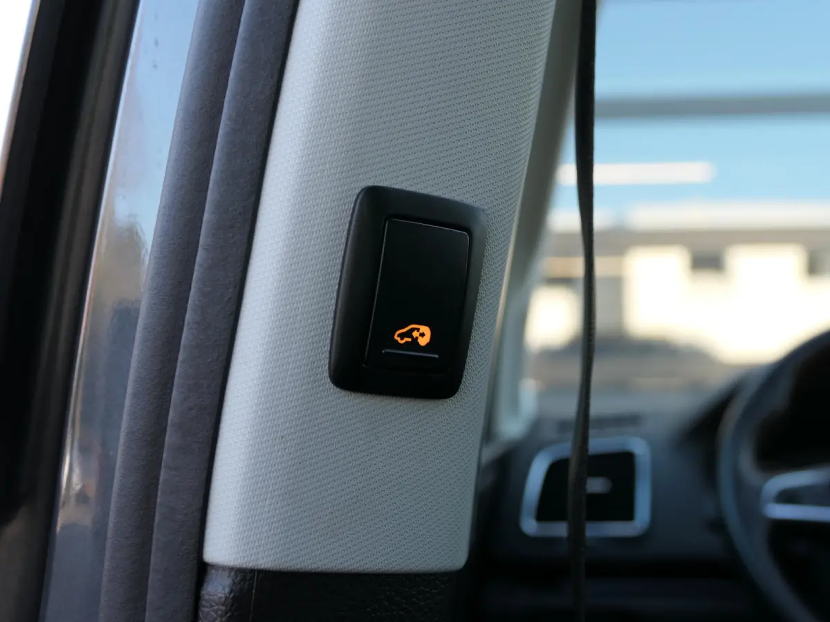 FR-Line | 7-persoons | Panoramadak | Trekhaak | Memory | Keyless | ACC | Elektrische schuifdeuren + achterklep | Stoelverwarming | Achteruitrijcamera