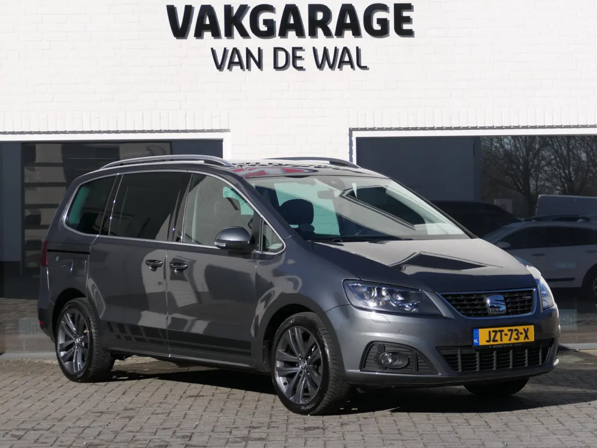 FR-Line | 7-persoons | Panoramadak | Trekhaak | Memory | Keyless | ACC | Elektrische schuifdeuren + achterklep | Stoelverwarming | Achteruitrijcamera