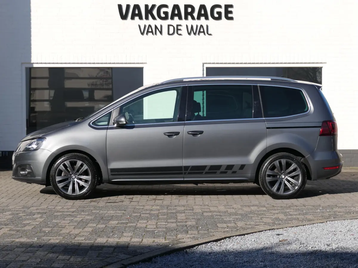 FR-Line | 7-persoons | Panoramadak | Trekhaak | Memory | Keyless | ACC | Elektrische schuifdeuren + achterklep | Stoelverwarming | Achteruitrijcamera