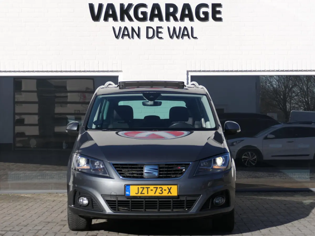 FR-Line | 7-persoons | Panoramadak | Trekhaak | Memory | Keyless | ACC | Elektrische schuifdeuren + achterklep | Stoelverwarming | Achteruitrijcamera