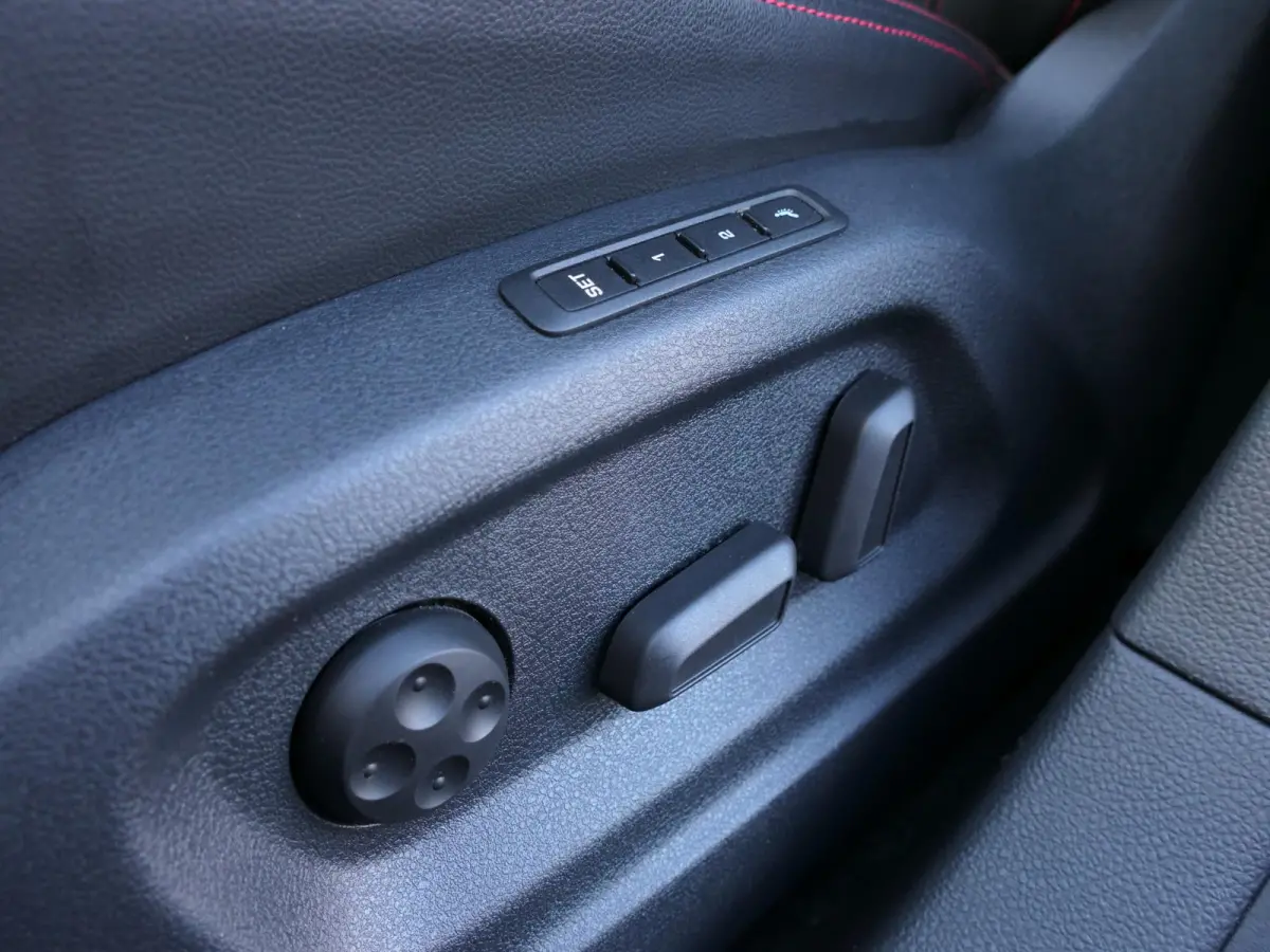 FR-Line | 7-persoons | Panoramadak | Trekhaak | Memory | Keyless | ACC | Elektrische schuifdeuren + achterklep | Stoelverwarming | Achteruitrijcamera