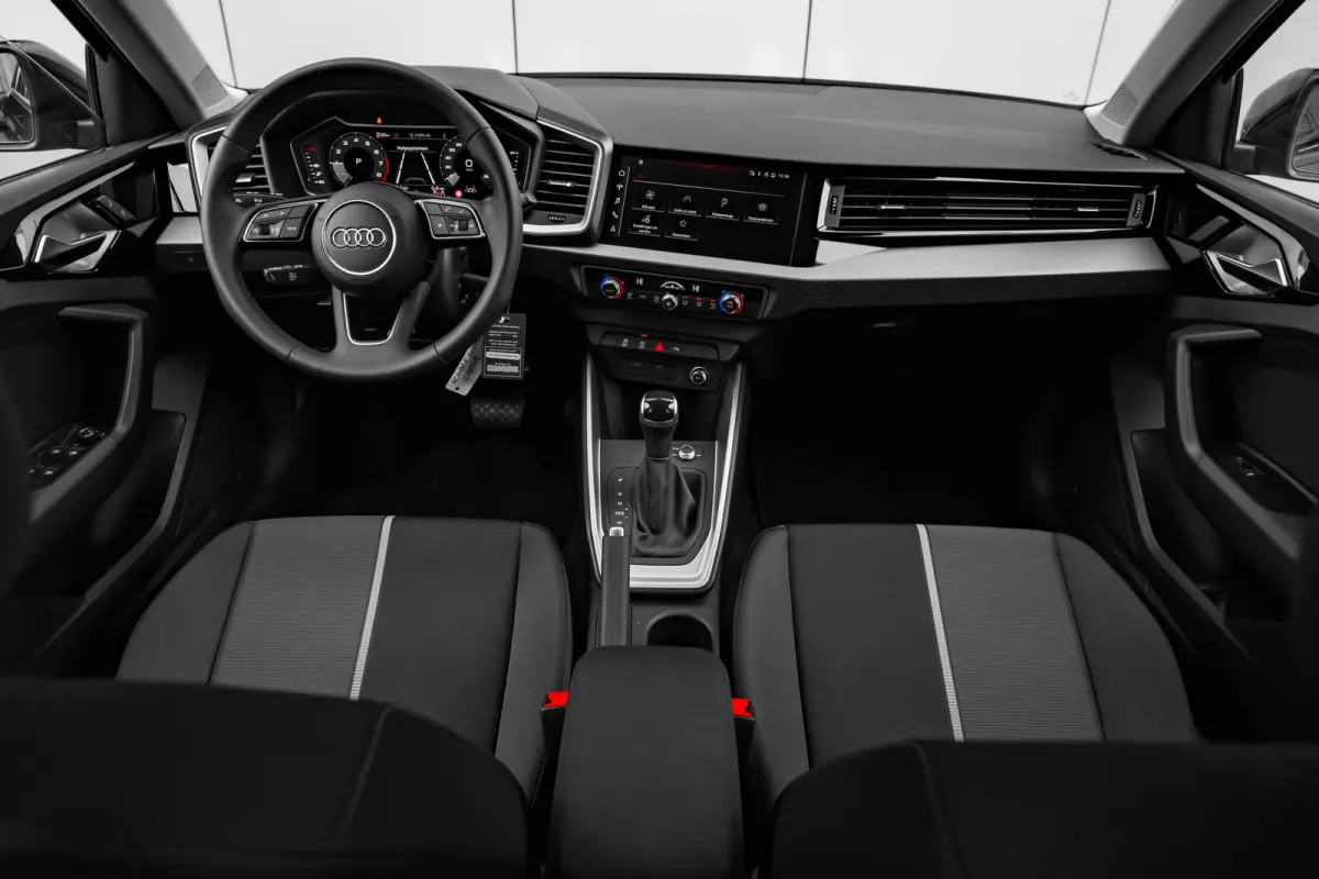 Advanced edition | Airconditioning 2-zone | Audi smartphone interface | Audi virtual cockpit