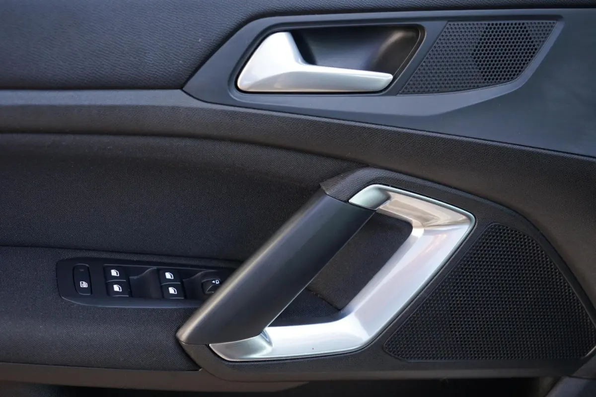 1.2 PureTech Blue Lease Active, NL, CarPlay, cruise