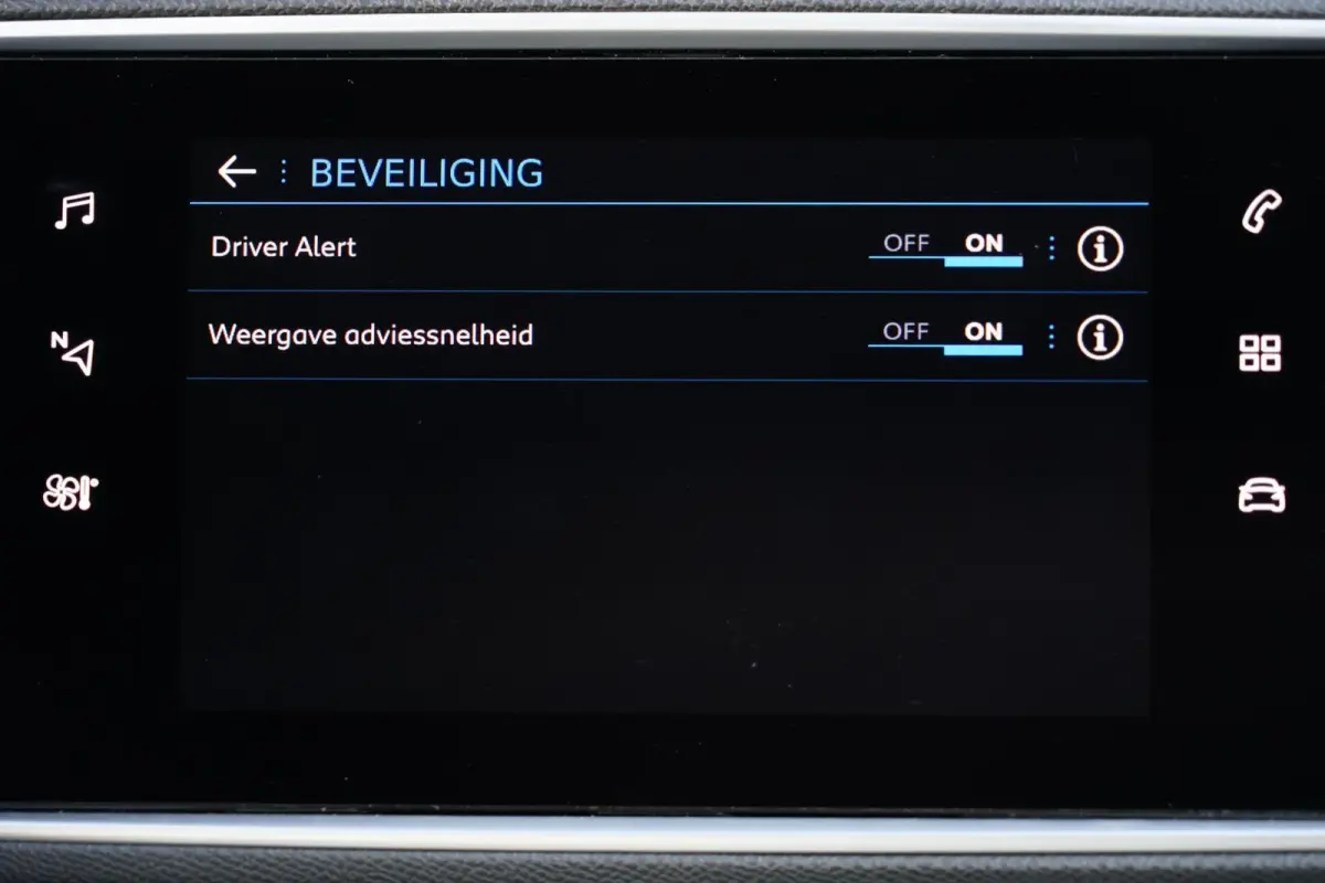 1.2 PureTech Blue Lease Active, NL, CarPlay, cruise