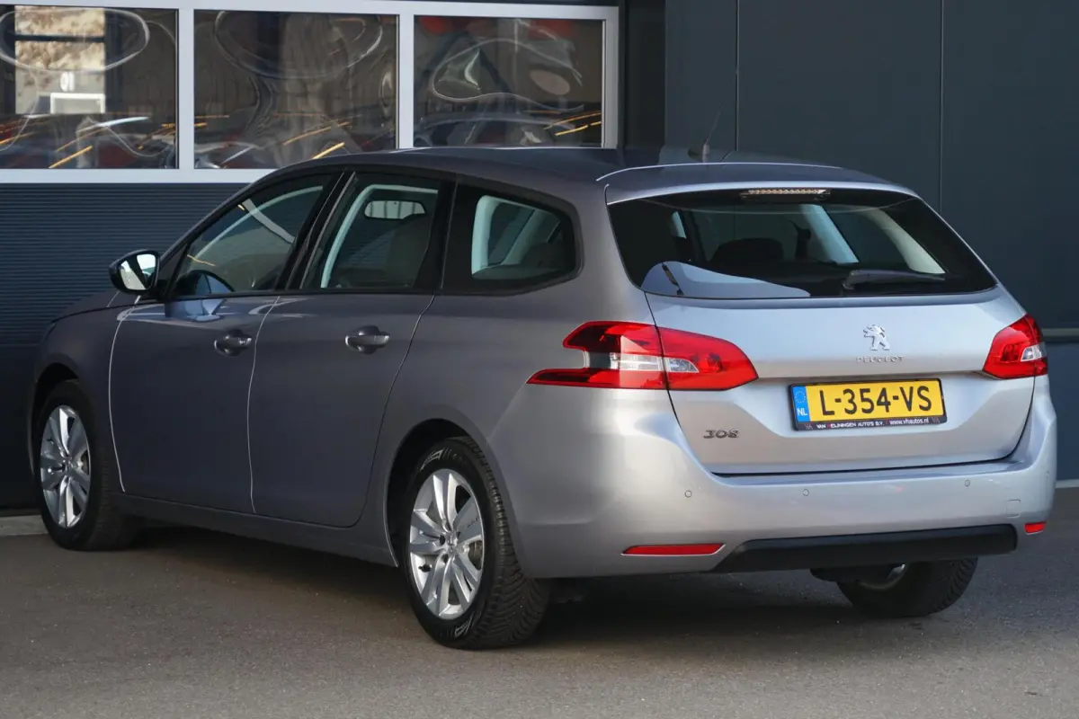 1.2 PureTech Blue Lease Active, NL, CarPlay, cruise