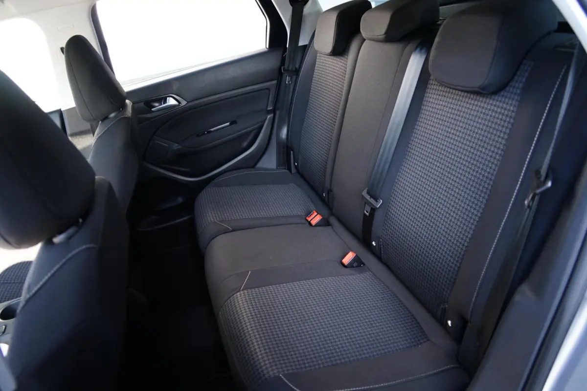 1.2 PureTech Blue Lease Active, NL, CarPlay, cruise