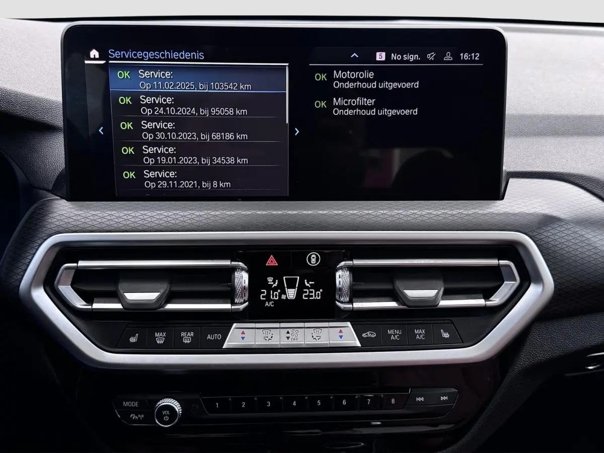 XDrive30e M-Sport | Pano | Elektrische stoelen | Trekhaak | Sfeerverlichting | Keyless | Carplay | Dealer onderhouden