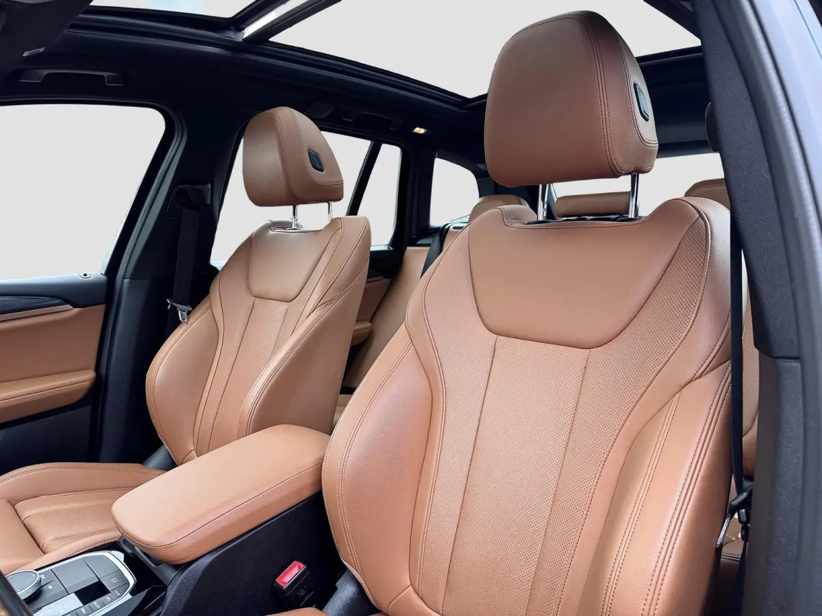 XDrive30e M-Sport | Pano | Elektrische stoelen | Trekhaak | Sfeerverlichting | Keyless | Carplay | Dealer onderhouden