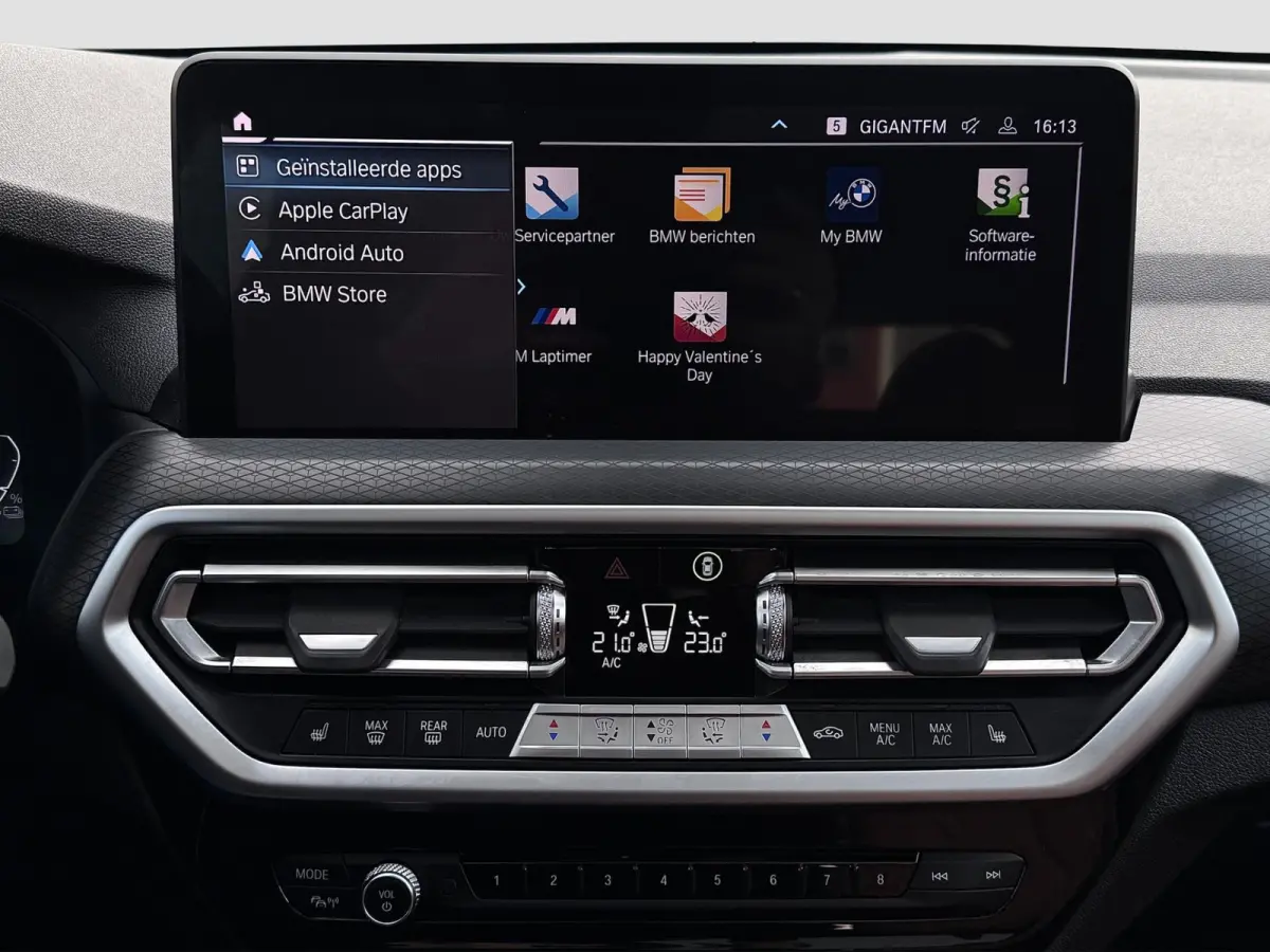 XDrive30e M-Sport | Pano | Elektrische stoelen | Trekhaak | Sfeerverlichting | Keyless | Carplay | Dealer onderhouden