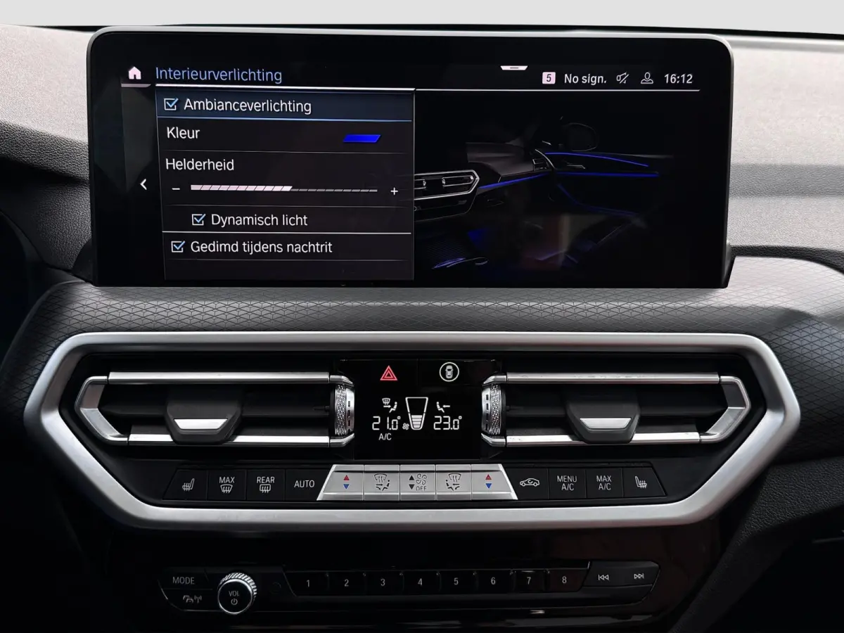 XDrive30e M-Sport | Pano | Elektrische stoelen | Trekhaak | Sfeerverlichting | Keyless | Carplay | Dealer onderhouden