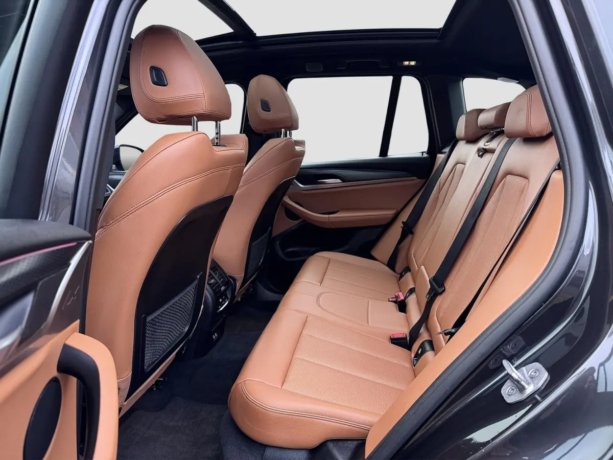 XDrive30e M-Sport | Pano | Elektrische stoelen | Trekhaak | Sfeerverlichting | Keyless | Carplay | Dealer onderhouden