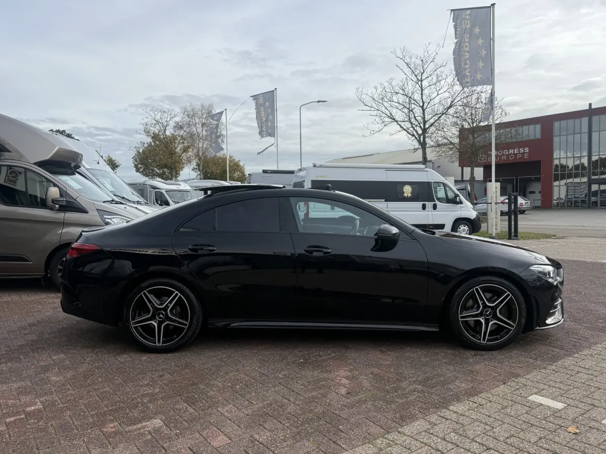 200 AMG-LINE automaat panodak navi camera climate ctr cruise ctr keyless matrix lmv 18 inch sound dealer onderhouden