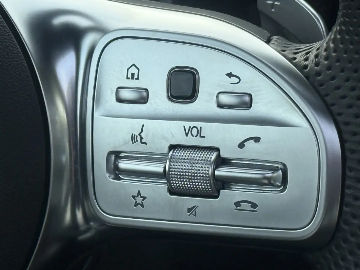 200 AMG-LINE automaat panodak navi camera climate ctr cruise ctr keyless matrix lmv 18 inch sound dealer onderhouden