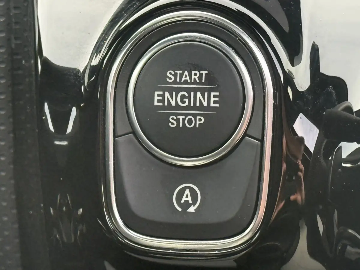 200 AMG-LINE automaat panodak navi camera climate ctr cruise ctr keyless matrix lmv 18 inch sound dealer onderhouden