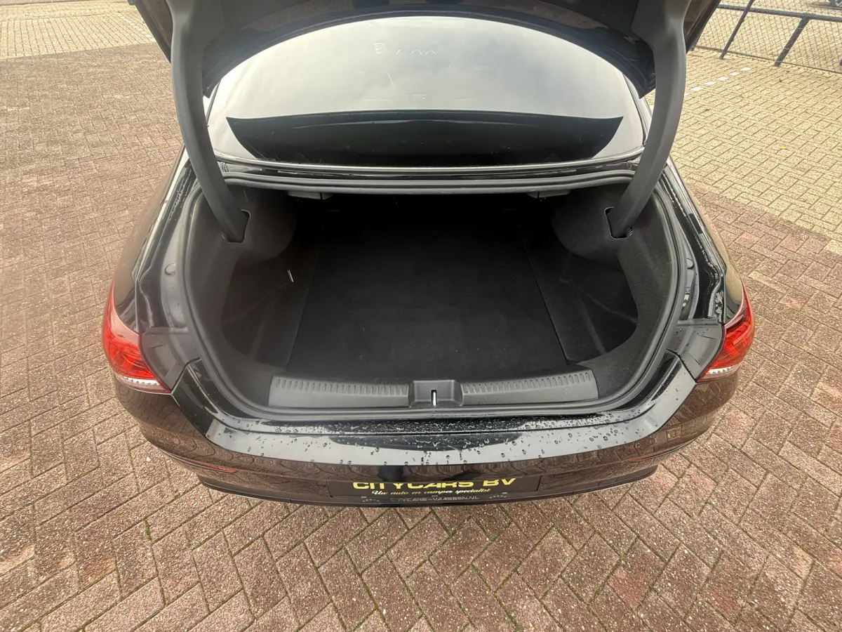 200 AMG-LINE automaat panodak navi camera climate ctr cruise ctr keyless matrix lmv 18 inch sound dealer onderhouden