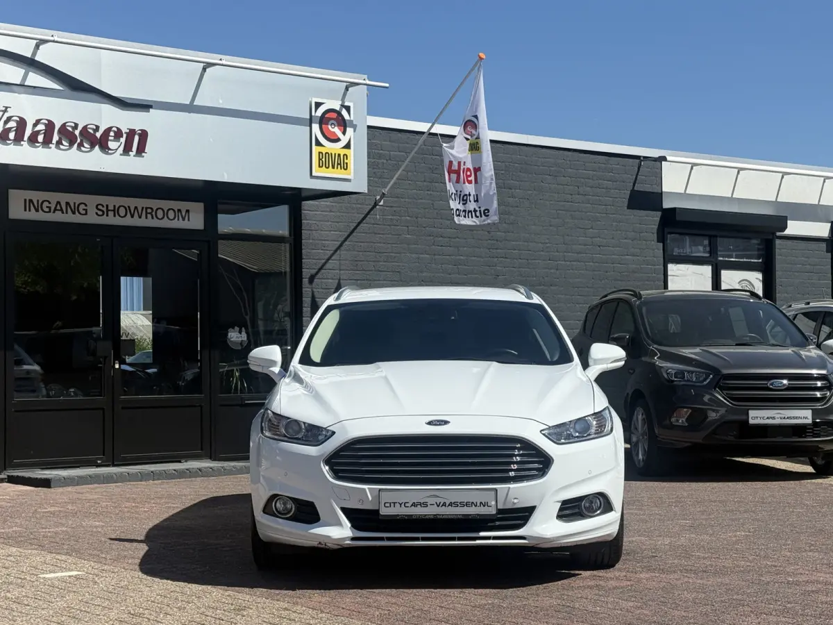 1.5 Titanium automaat 161 pk zeer nette staat navigatie climate ctr cruise ctr dagrijverlichting led pdc v/a keyless entry lmv 16 inch
