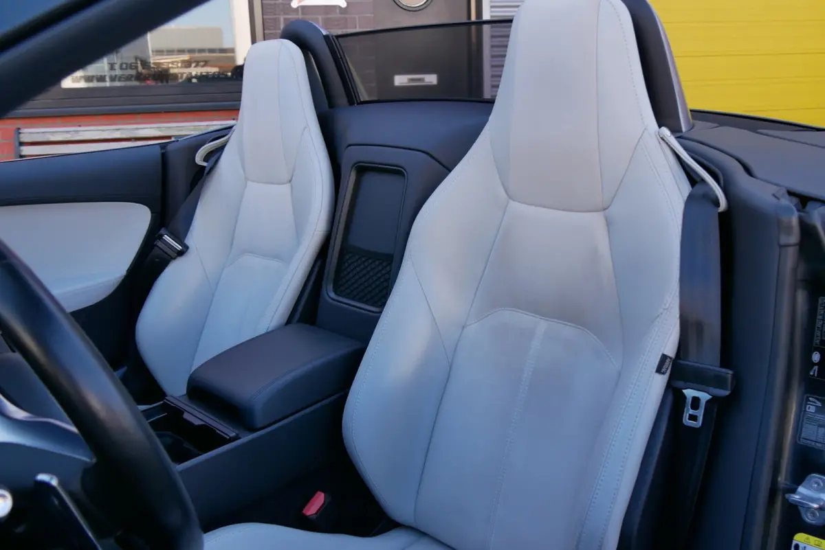 2.0T R-Dynamic. stoelverwarming. sportuitlaat. camera. navi.