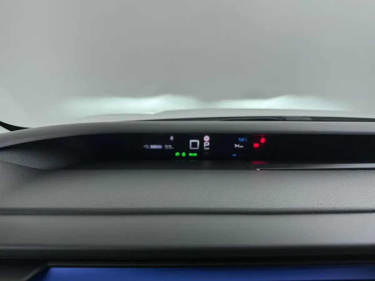 Business | Boordlader 11kW - 3 fasen | Dagrijverlichting | Draadloze telefoonlader