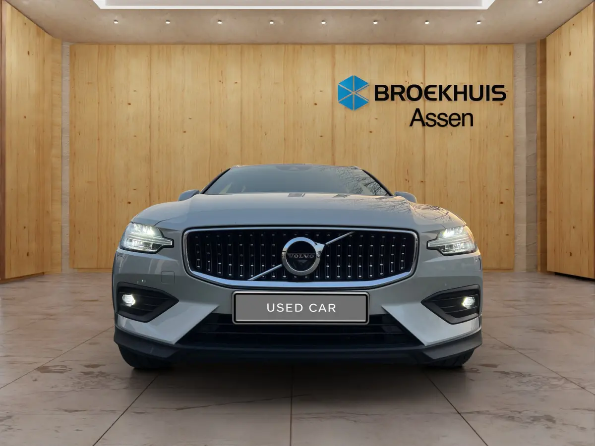 2.0 B5 AWD Plus | Panoramisch schuif/ kanteldak | Harmen & Kardon | Trekhaak wegklapbaar | LEF verlichting |