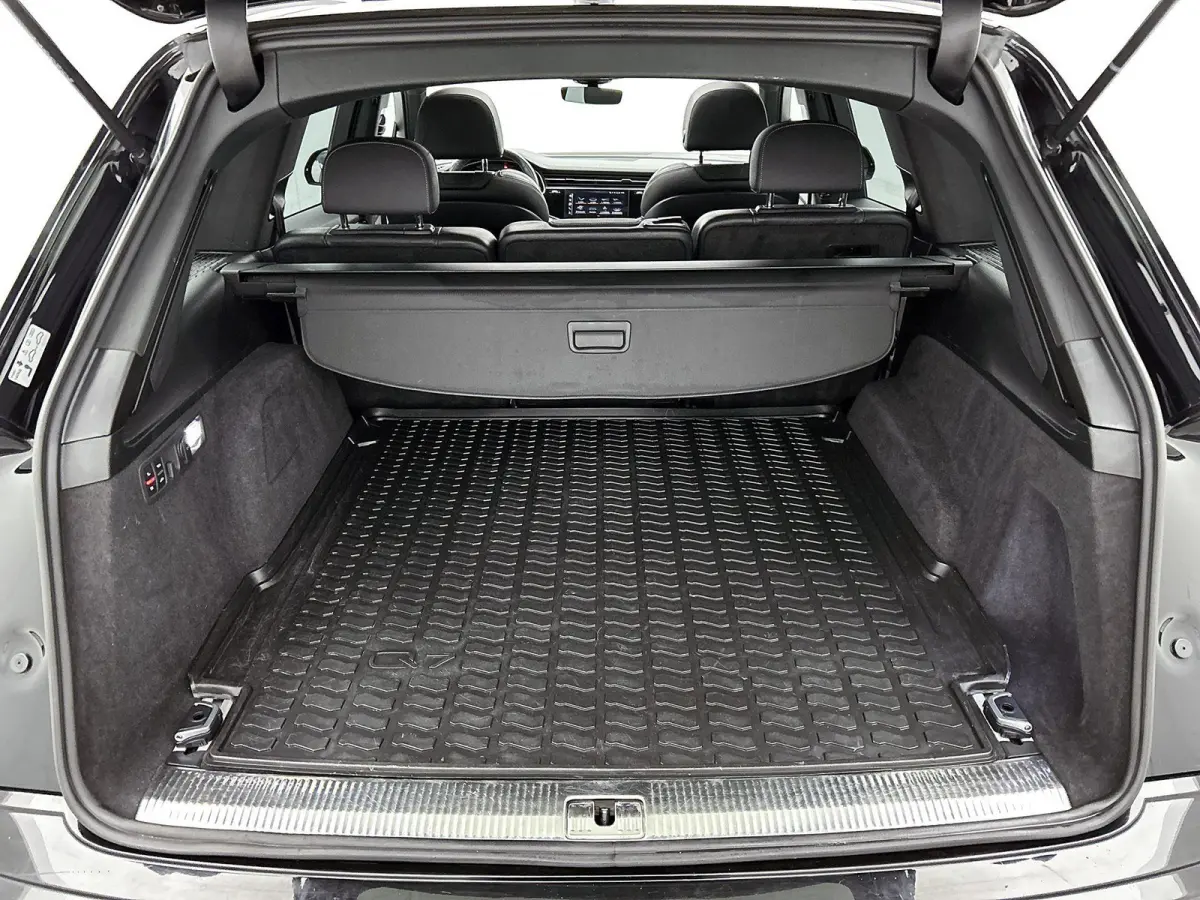 60 TFSI e quattro Competition 456 PK | S-line | Luchtvering l Cruise control l Panoramadak l Stuurverwarming l Elektrisch bedienbare bestuurdersstoel met geheugen l Elektrisch bedienbare tre