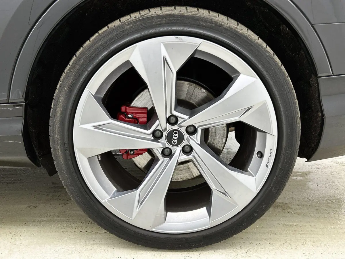 60 TFSI e quattro Competition 456 PK | S-line | Luchtvering l Cruise control l Panoramadak l Stuurverwarming l Elektrisch bedienbare bestuurdersstoel met geheugen l Elektrisch bedienbare tre