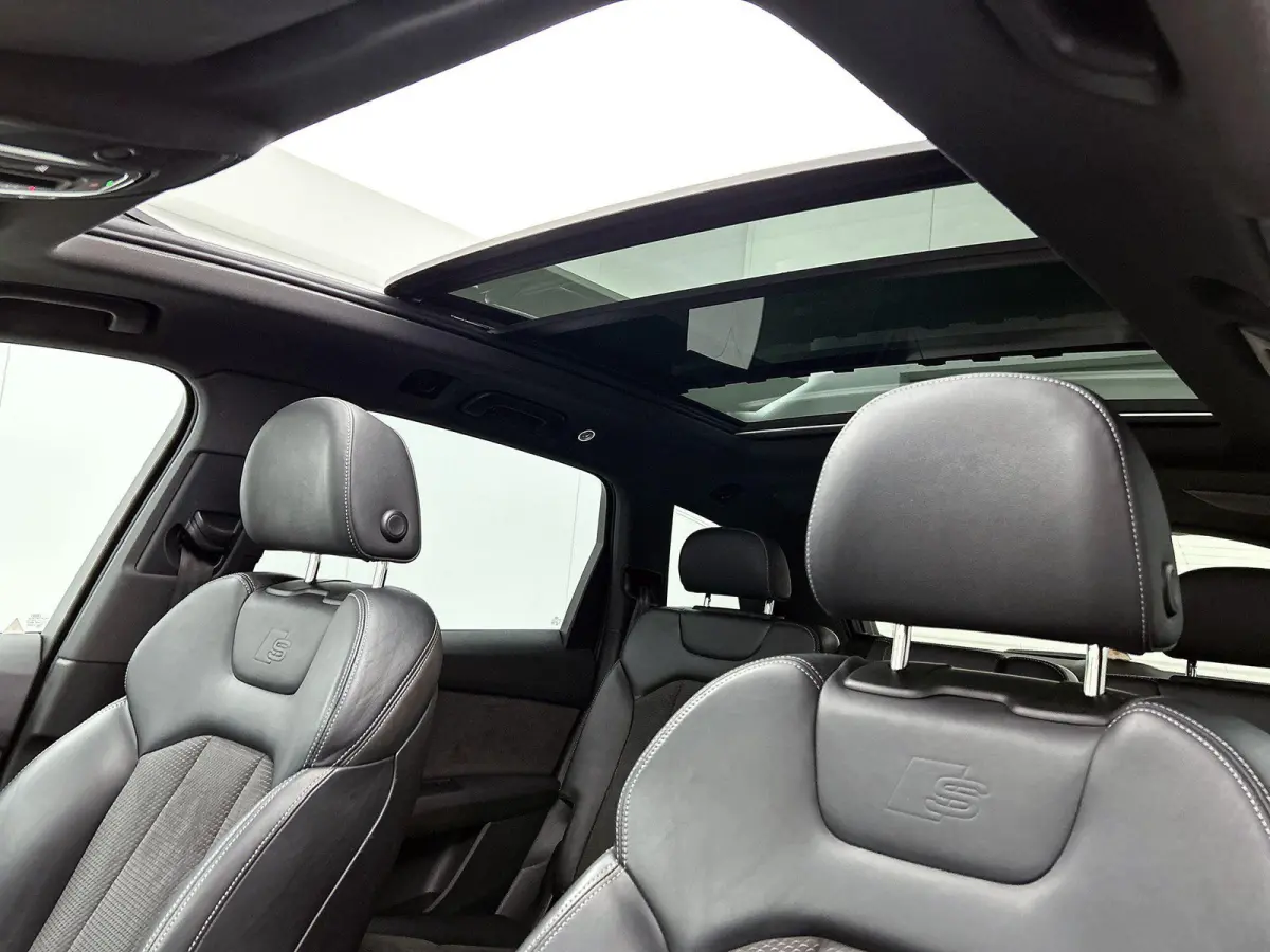 60 TFSI e quattro Competition 456 PK | S-line | Luchtvering l Cruise control l Panoramadak l Stuurverwarming l Elektrisch bedienbare bestuurdersstoel met geheugen l Elektrisch bedienbare tre