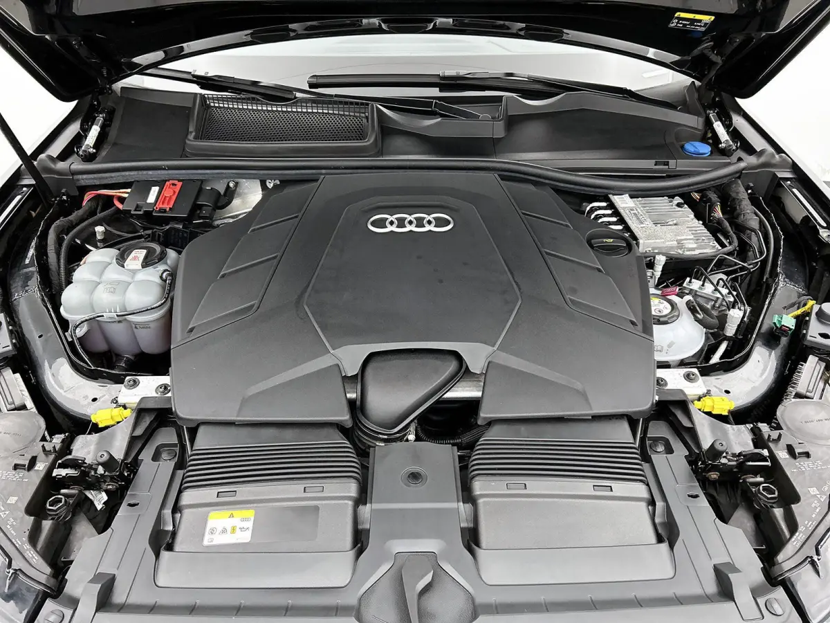 60 TFSI e quattro Competition 456 PK | S-line | Luchtvering l Cruise control l Panoramadak l Stuurverwarming l Elektrisch bedienbare bestuurdersstoel met geheugen l Elektrisch bedienbare tre
