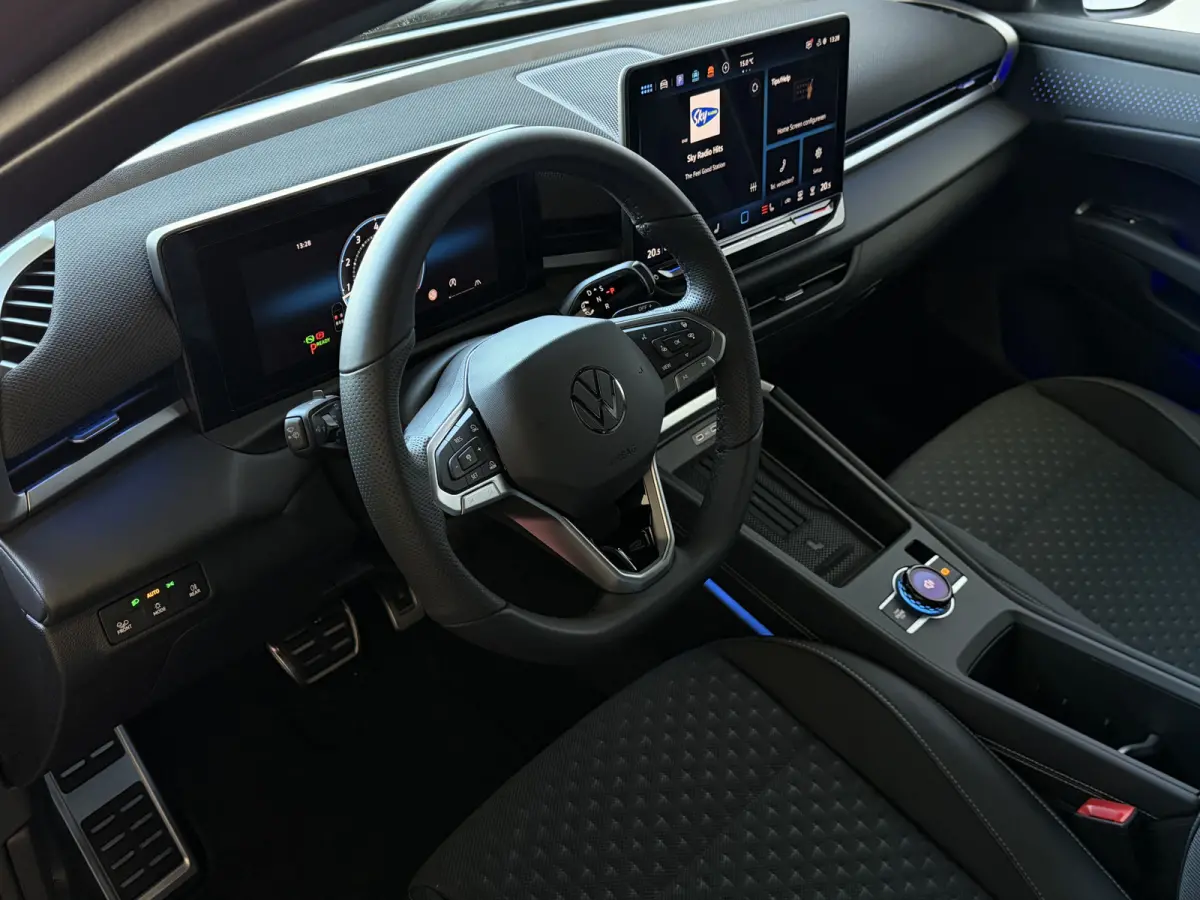 1.5 eTsi 150PK R-LINE EDITION VW.TREKHAAK IQ LED/GRIL/LOGO STOEL/STUUR.VERW 2026 ✅Top Auto's Wijchen , 30 Jaar Specialist in Volkswagen  : Alle Type's : R-Line Edition / Style / First Edit