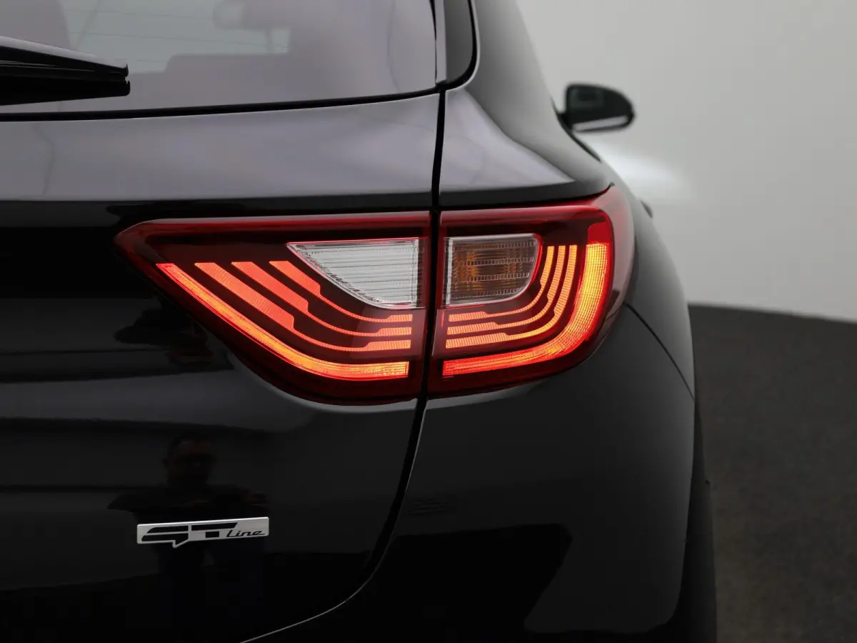 1.0 T-GDi MHEV GT-Line | Navigatie | Camera | Trekhaak | Stoel+Stuur Verwarming | Parkeersensoren | Bluetooth