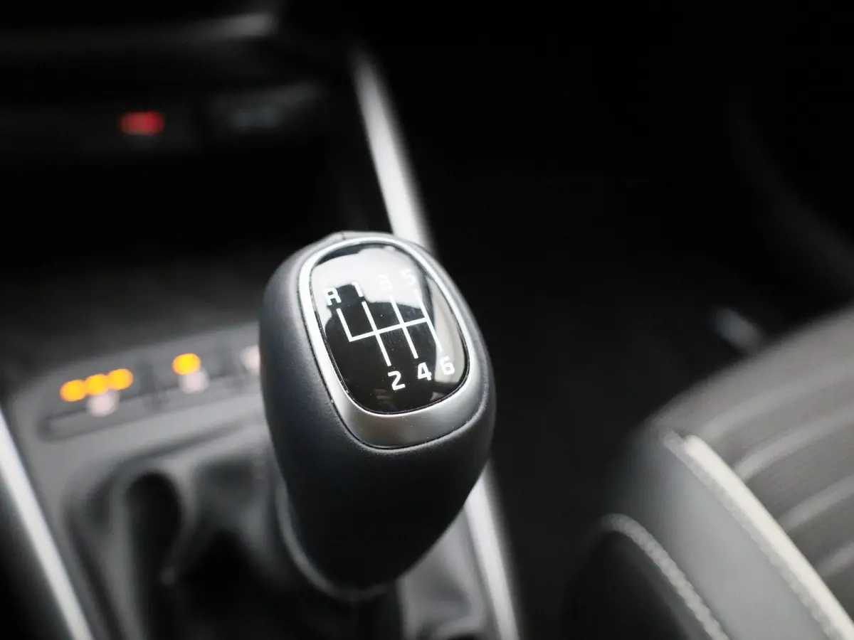 1.0 T-GDi MHEV GT-Line | Navigatie | Camera | Trekhaak | Stoel+Stuur Verwarming | Parkeersensoren | Bluetooth