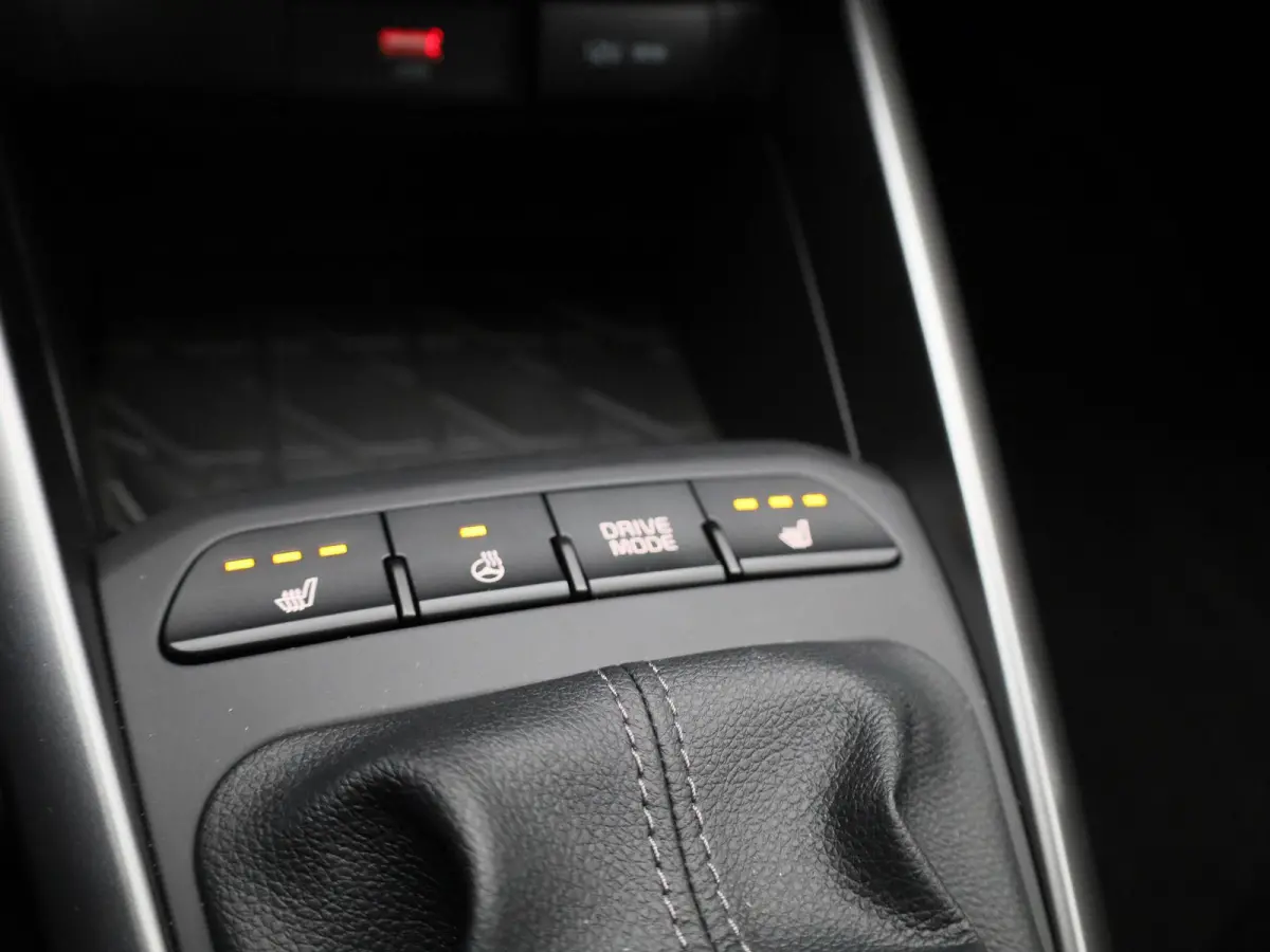 1.0 T-GDi MHEV GT-Line | Navigatie | Camera | Trekhaak | Stoel+Stuur Verwarming | Parkeersensoren | Bluetooth