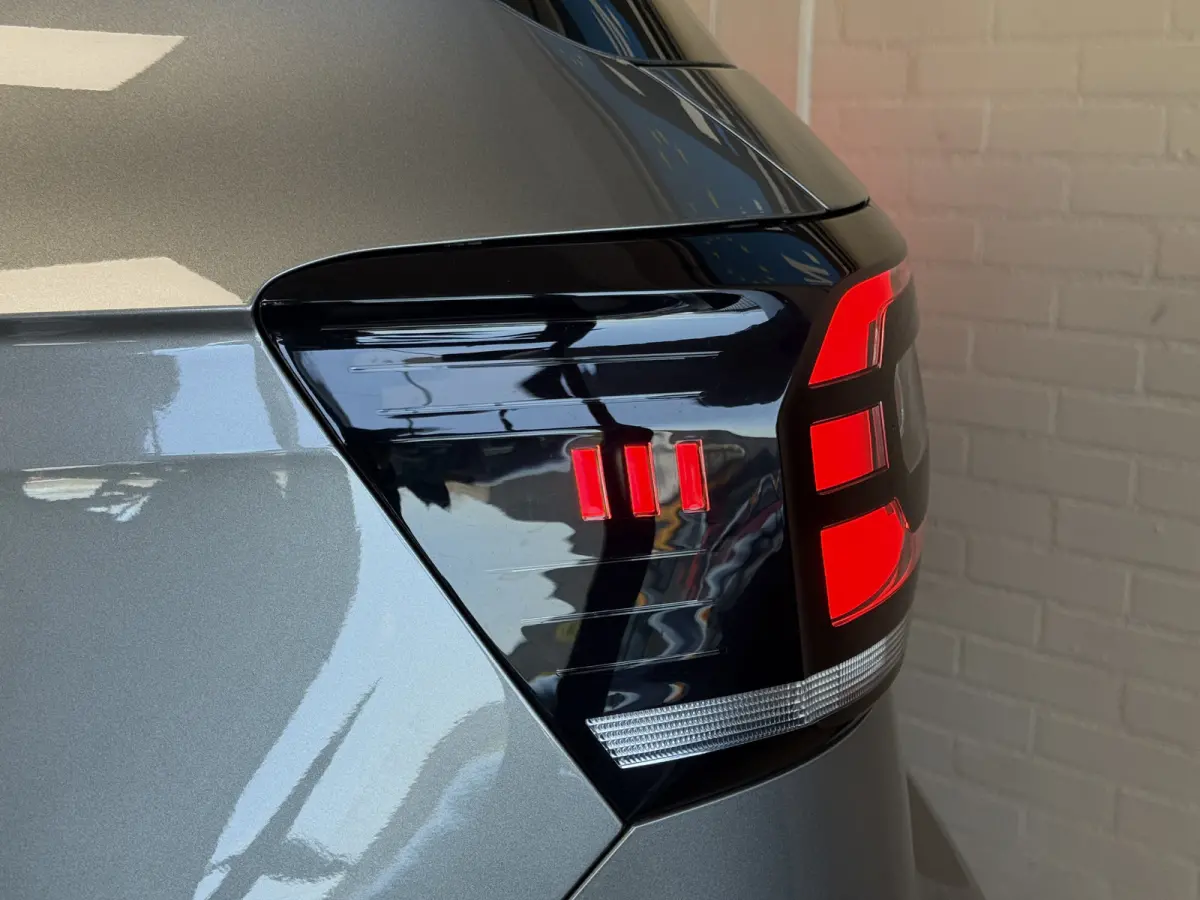 1.0 TSI 115pk DSG Style | Navigatie | Dode hoek | Stoelverwarming | PDC V+A | 100% Volkswagen Onderhouden!