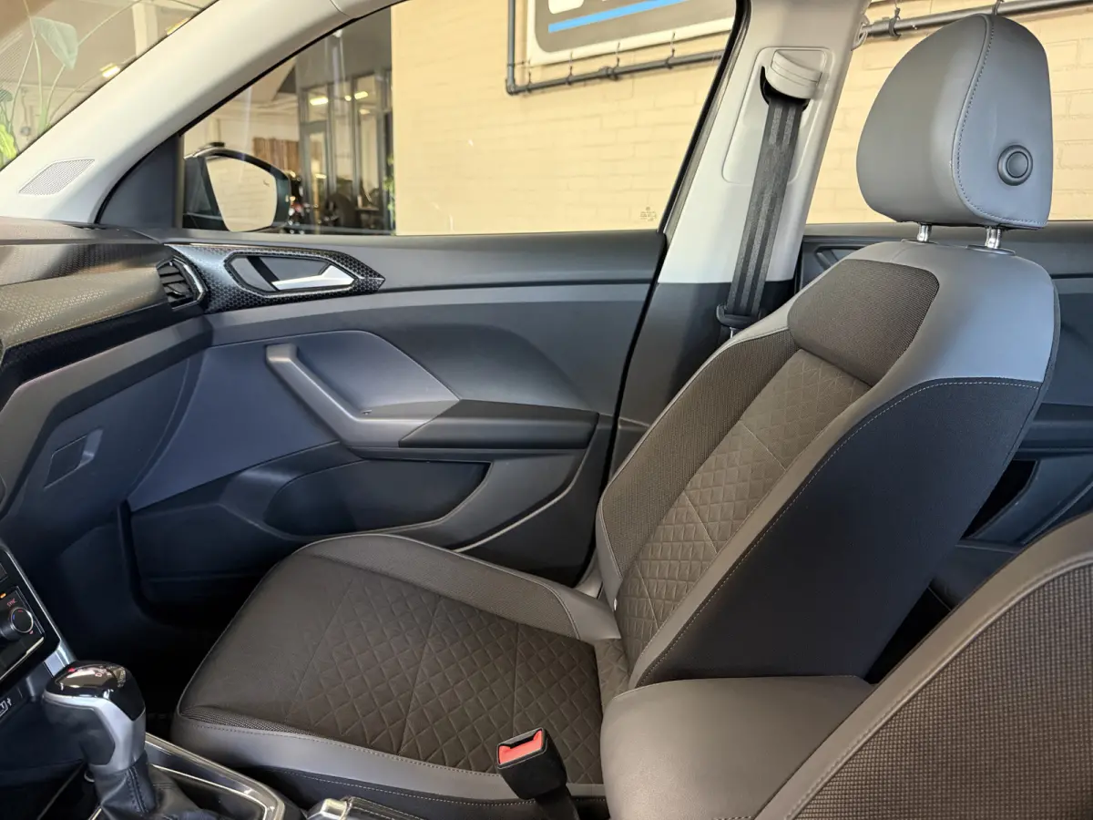 1.0 TSI 115pk DSG Style | Navigatie | Dode hoek | Stoelverwarming | PDC V+A | 100% Volkswagen Onderhouden!