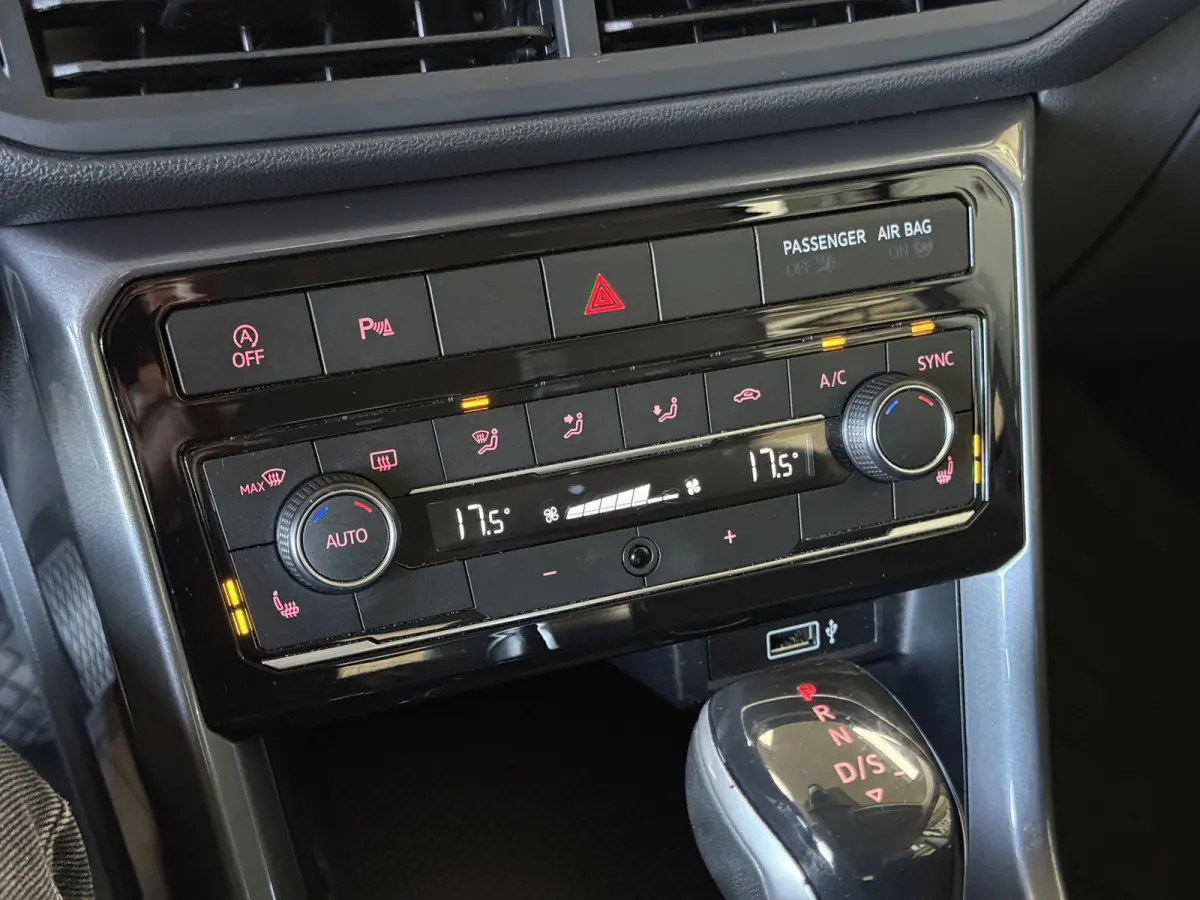 1.0 TSI 115pk DSG Style | Navigatie | Dode hoek | Stoelverwarming | PDC V+A | 100% Volkswagen Onderhouden!