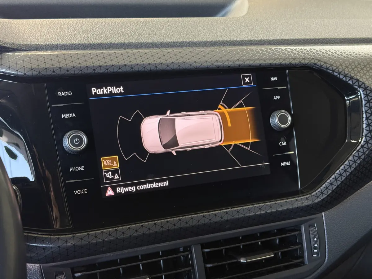 1.0 TSI 115pk DSG Style | Navigatie | Dode hoek | Stoelverwarming | PDC V+A | 100% Volkswagen Onderhouden!