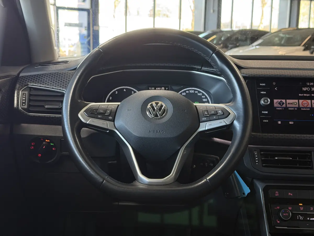 1.0 TSI 115pk DSG Style | Navigatie | Dode hoek | Stoelverwarming | PDC V+A | 100% Volkswagen Onderhouden!