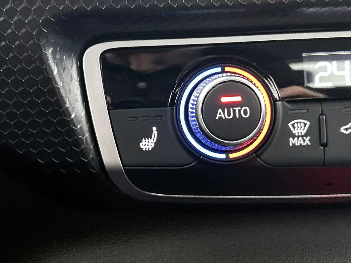 30 TFSI Advanced edition 116 PK l Cruise control l Climate Control  l Stoelverwarming l Apple Carplay / Android Auto l Audi virtual cockpit l Lichtmetalen wielen