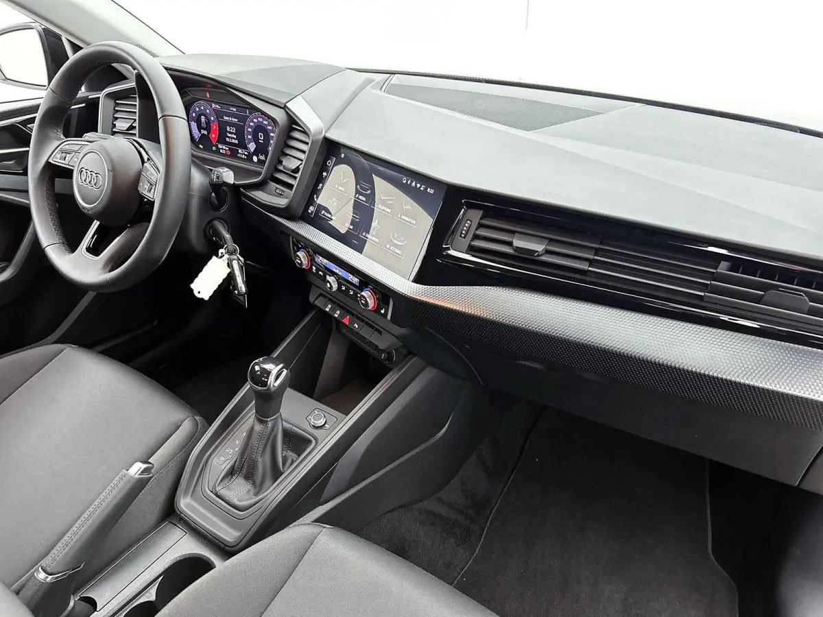 30 TFSI Advanced edition 116 PK l Cruise control l Climate Control  l Stoelverwarming l Apple Carplay / Android Auto l Audi virtual cockpit l Lichtmetalen wielen