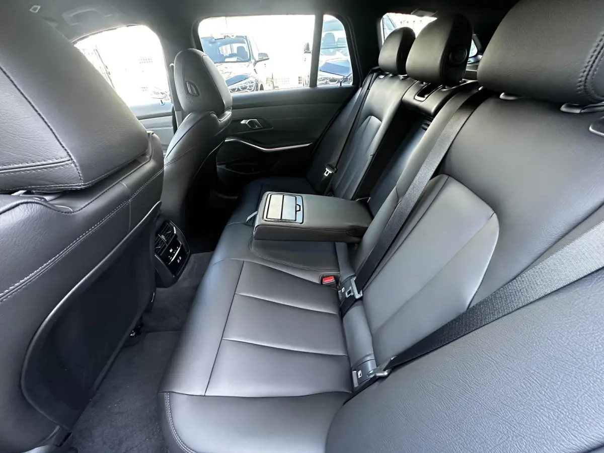 330i xDrive M-Sport Leder|AdaptiefCruise|HiFi