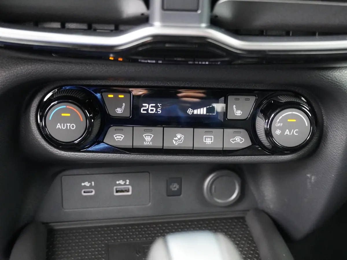1.6 Hybrid Tekna | €6.000 Voorraadkorting | Lederen Bekl. | BOSE Audio | Stoel-, Stuur- & Voorruitverw. |
